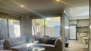 Living area - D129 West Footscray Lodge (West Footscray)