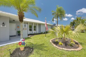 Exterior - Airy Canal-Front Oasis in Cape Coral w/ Pool! (Cape Coral)
