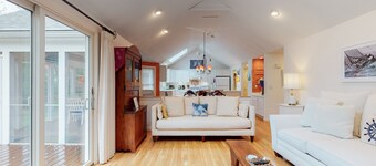 Dog-friendly cape home with Wifi, deck, grill, fireplace, & outdoor shower