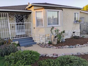 تفاصيل الفندق من الخارج