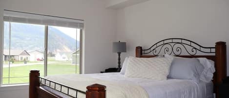 3 bedrooms, iron/ironing board, travel crib, WiFi