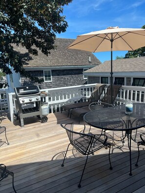 Outdoor dining - New 3 bed condo a block from the beach w/ parking (Provincetown)