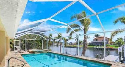 Luxury GULF access! DOCK/SPA/Pool/GAME ROOM