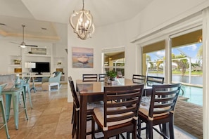 Dining - Luxury GULF access! DOCK/SPA/Pool/GAME ROOM (Cape Coral)