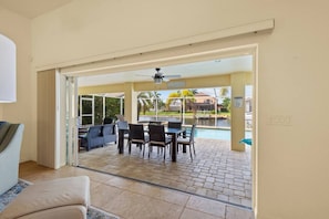 Dining - Luxury GULF access! DOCK/SPA/Pool/GAME ROOM (Cape Coral)