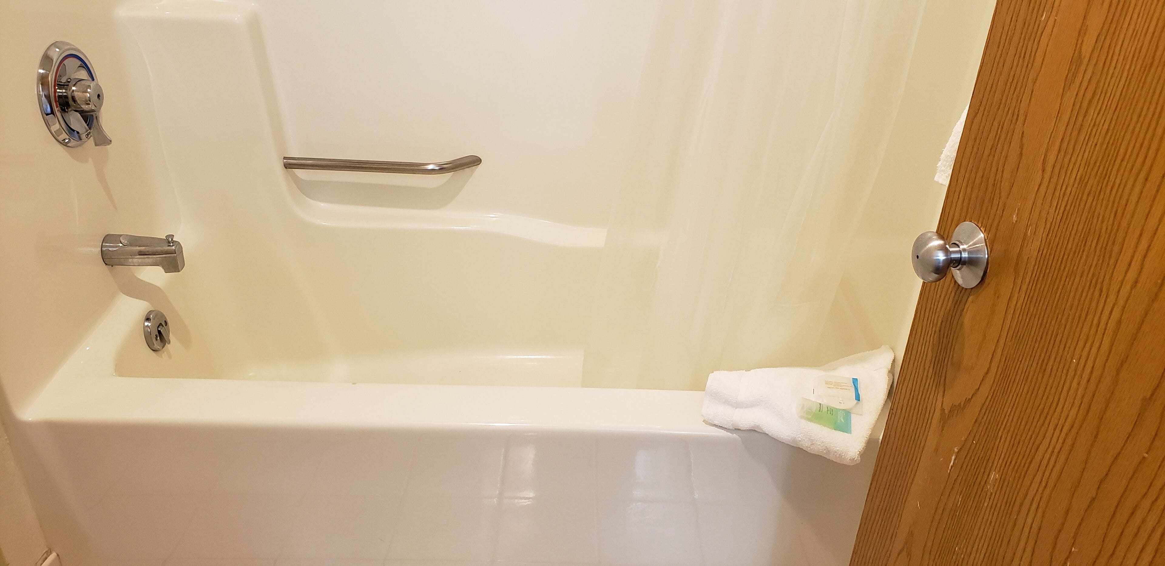 2 Rooms Suites 3 Queen Beds | Bathroom