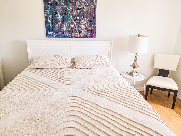 2 bedrooms, bed sheets