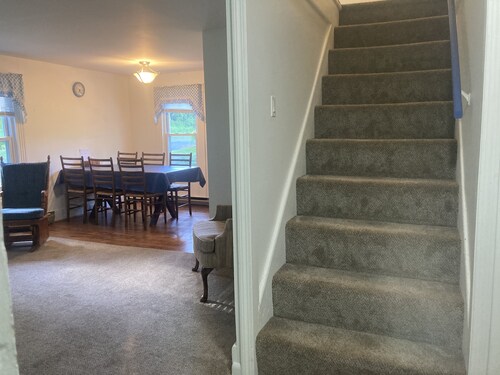 Quiet Country Apartment on a dead end road!