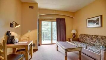 Televisión, chimenea