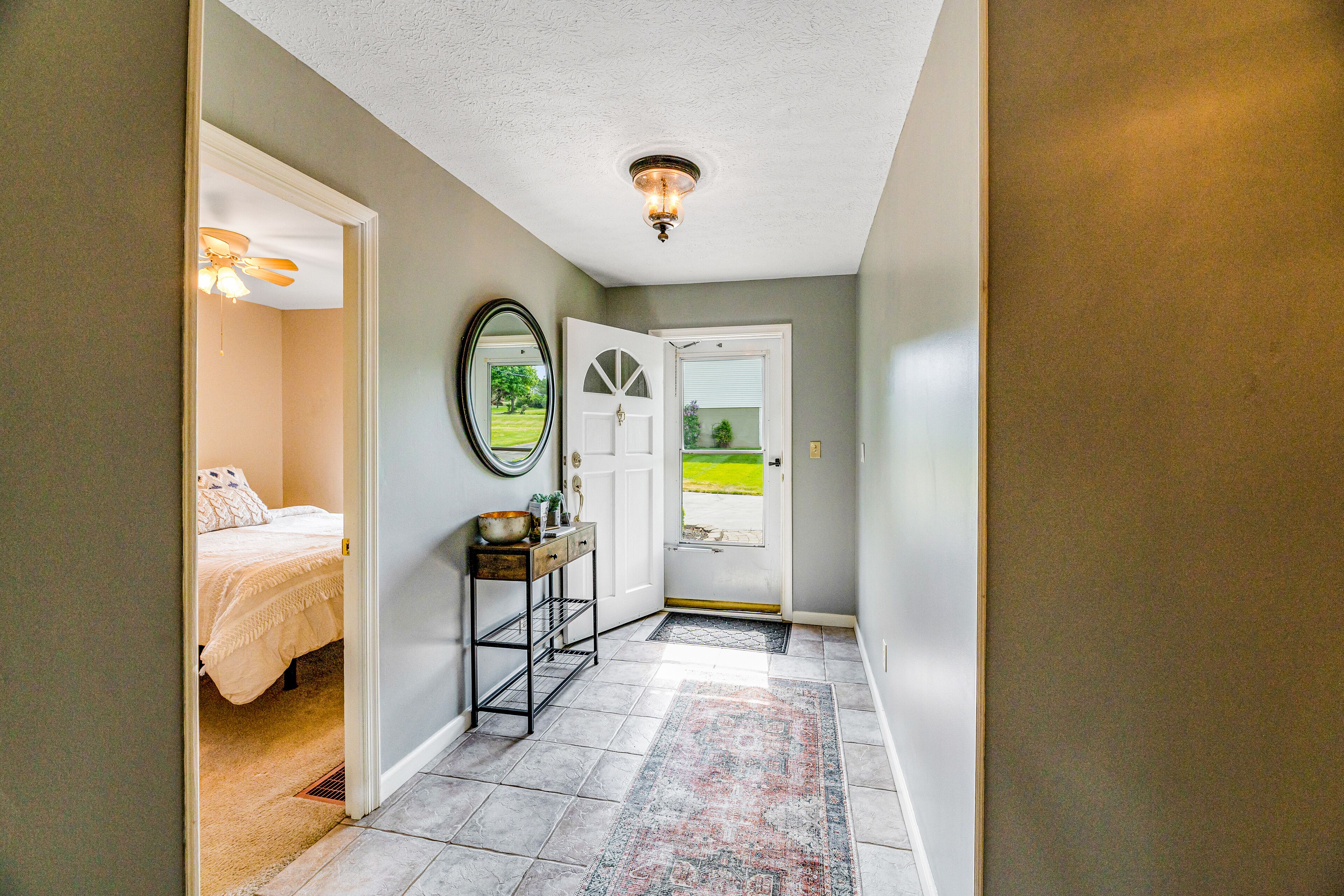 4 soverom, strykejern/-brett, internettilgang og sengetøy