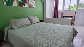 2 bedrooms, desk, iron/ironing board, free WiFi