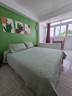 2 bedrooms, desk, iron/ironing board, free WiFi