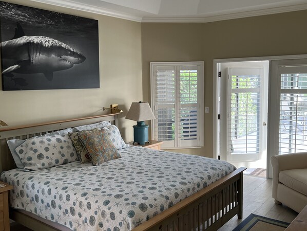 4 bedrooms, desk, iron/ironing board, free WiFi