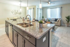 Unclassified image, 3 of 47, button