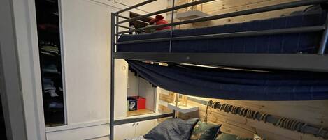 1 bedroom, desk, free WiFi, wheelchair access