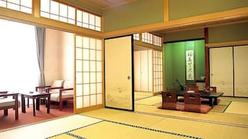 In-room safe, free WiFi, bed sheets