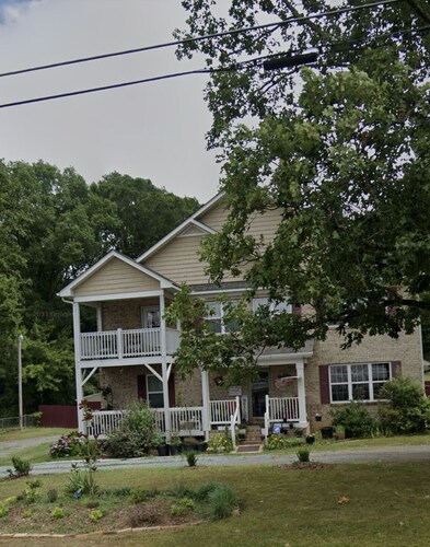 Stylish Duplex with an Equine View