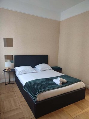 2 bedrooms, internet, bed sheets - The schoolyard in Tours (Tours)