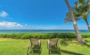 Property grounds - Island Life Retreat-Ocean Front-Beach Access (Hauula)