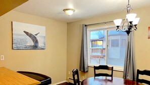 Dining - Midnight Sun - Near Airport and Shopping (Anchorage)