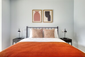 1 habitación, tabla de planchar con plancha, wifi y ropa de cama 