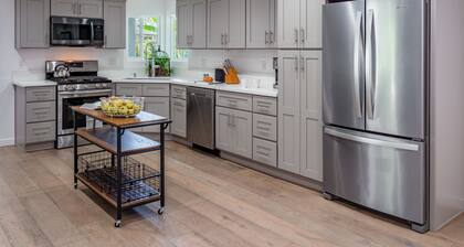 Barefoot Retreat - Upscale Living on the Mesa