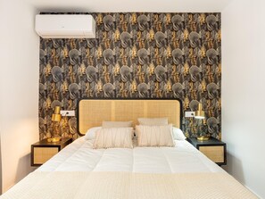 2 bedrooms, iron/ironing board, Internet, bed sheets - Gorgeous renovated apartment 2BR WIFI AC (Malaga)