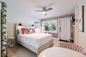 1 室のベッドルーム、WiFi (無料)、ベッドシーツ