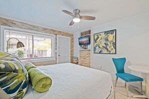 1 quarto, Wi-Fi de cortesia, roupa de cama