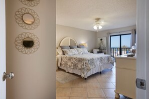 3 bedrooms, travel cot, free WiFi, bed sheets