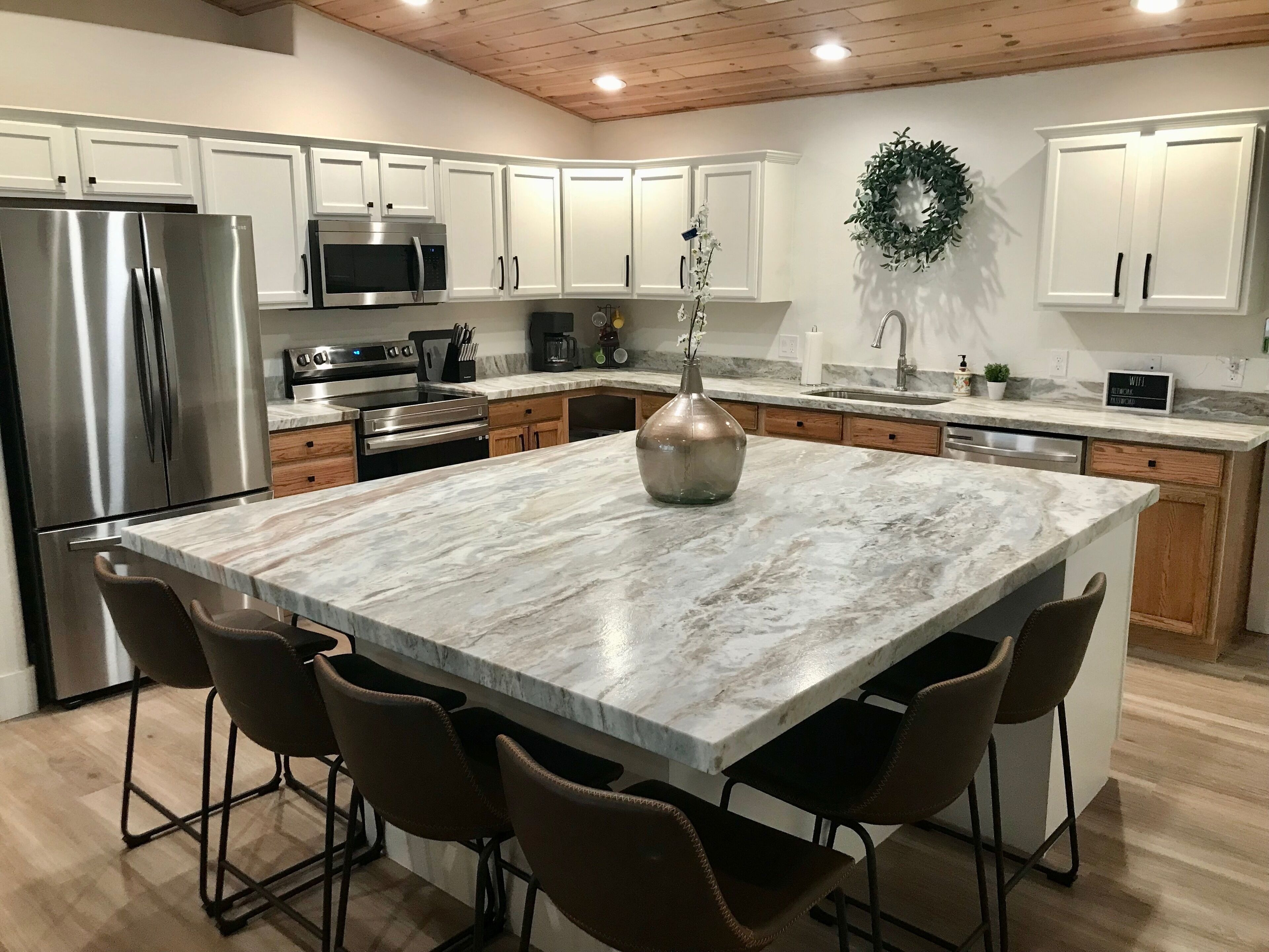 B&L Ranch centrally located next to Mountain Meadow Park