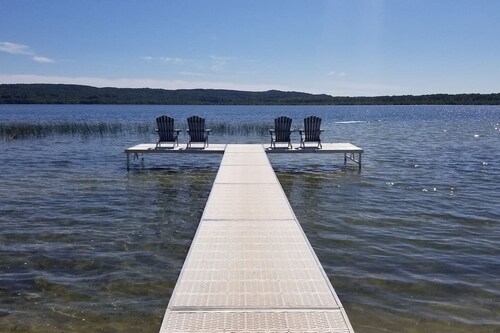 Lakeside Cottage #2, Waterfront on Upper Herring Lake, AC, Kayaks, SUPs, Rowboat