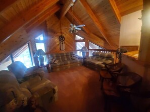 Smart TV, fireplace, table football, books - Fun Cabin at Terrace Lakes - Sleeps 18 - Hot Springs Pool available (Garden Valley)