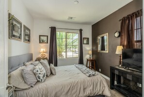 4 bedrooms, desk, iron/ironing board, travel crib