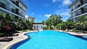 Deluxe Pool View | View from room