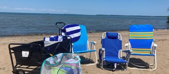 Pets ,Family, Fire pit , Playground Beach and more!