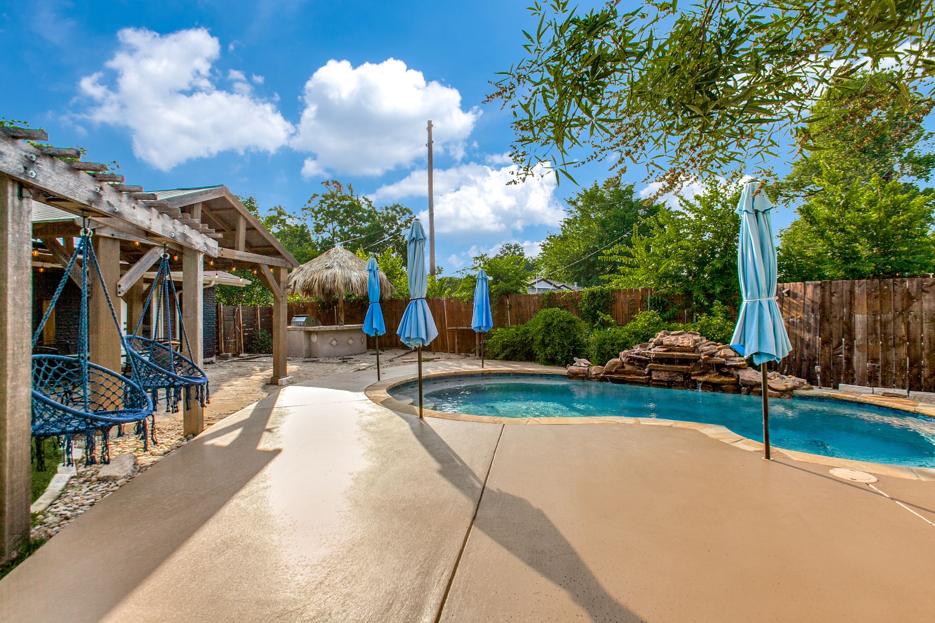 OUTDOOR OASIS w HEATED POOL! Updated & Family/Pet Friendly. Mins to Downtown!