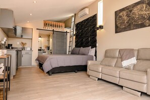 1 bedroom, iron/ironing board, travel cot, free WiFi