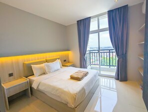 Lovina 15-12 Studio Apartment | Iron/ironing board, free WiFi, bed sheets - Lovina at Formosa Residence - Nagoya (Batam)
