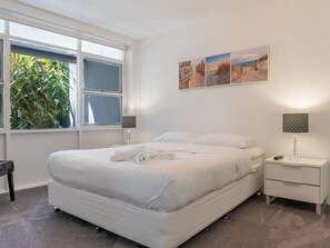 2 bedrooms, bed sheets - Retreat on Fourth (Sawtell)