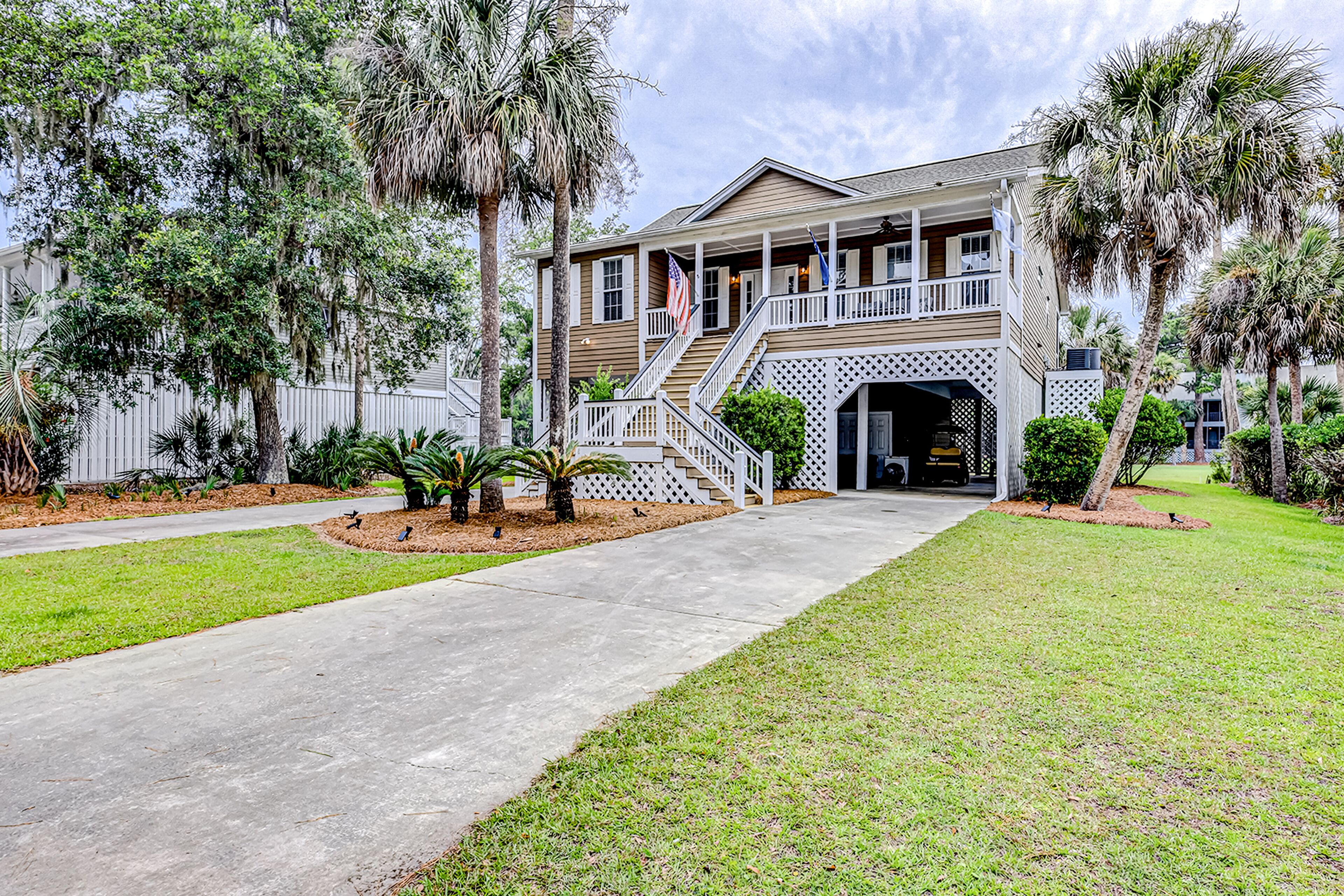 Beautiful home near the beach with beach access, central AC, & washer/dryer