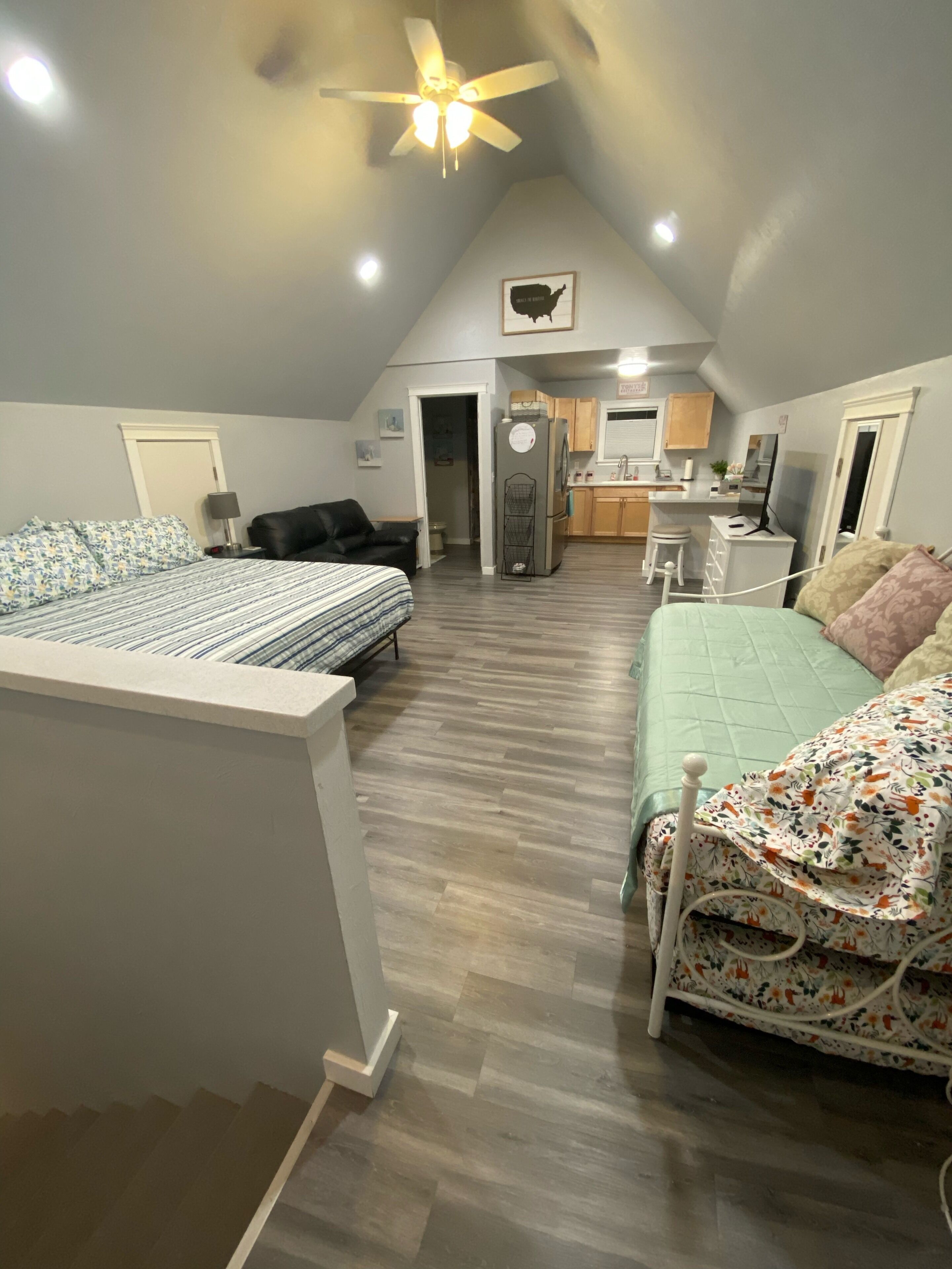 Studio apt close to state capitol, lake access & tourist attractions