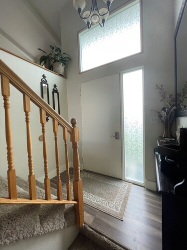 3 peaceful acres: big sky & mountain views, wildlife, farm life; minutes to town