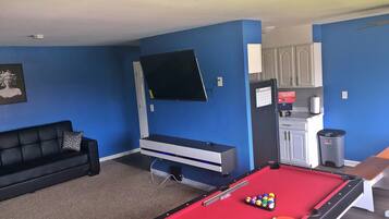 Smart TV, table tennis