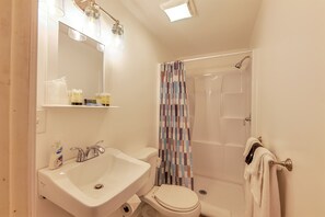 Shower, hair dryer, towels, soap - Clean & Cozy 1BR Apt#4 w/Full Kitchen & Private Bath (Ellsworth)