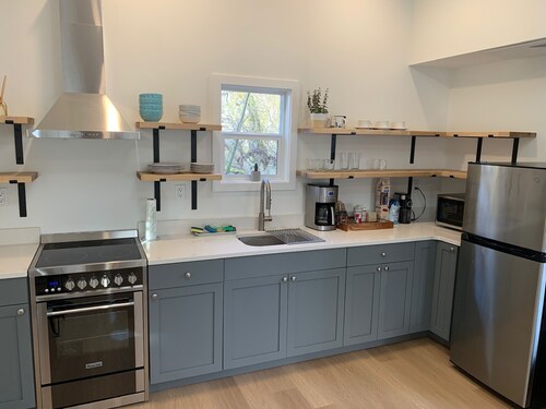 Cozy studio - easy access to all West Seattle has to offer!