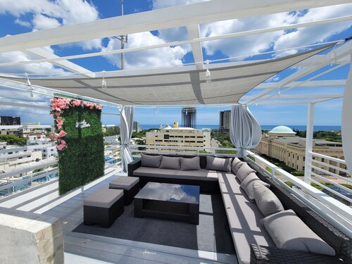 Penthouse with Amazing Ocean View, 4 Bdrms, 4.5 Bths, Central Location - Gazcue
