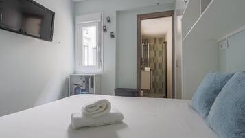 3 dormitorios, tabla de planchar con plancha, Internet y ropa de cama