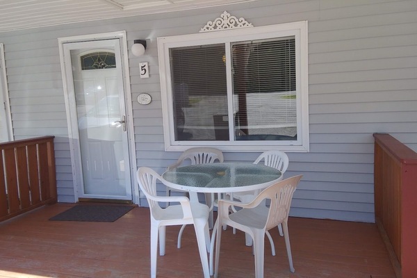 1 bedroom apartment unit equipped with a Full Kitchen and Full bathroom