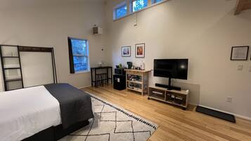 1 bedroom, iron/ironing board, travel crib, free WiFi